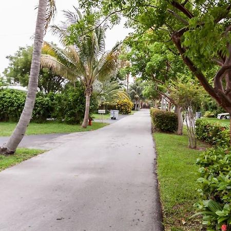 Comfortable Home, 7 Min Walk To Beach, Hot Tub, Pompano Beach Kültér fotó
